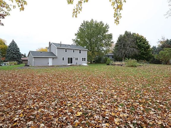 3rd image of 1449 Loughton Dr