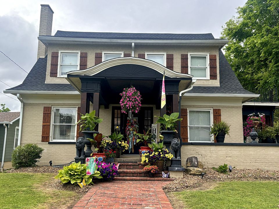 1st image of 207 Hopkinsville St
