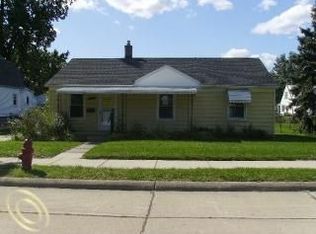 25551 Buick St, Roseville, MI