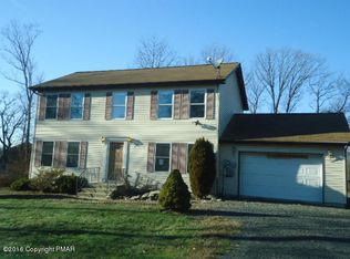101 Deer Run Rd, Stroudsburg, PA 18360