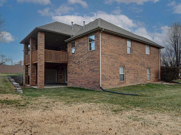 5th image of 711 Robinwood Lane
