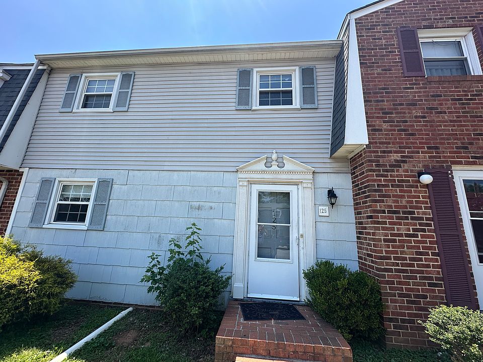 1st image of 125 Holmes Cir