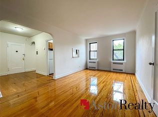 31-74 29th St #R, Astoria, NY 11106
