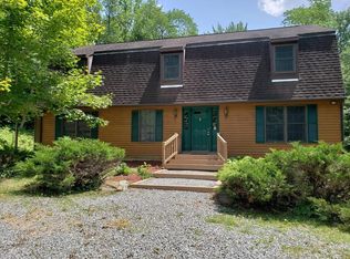 39 Spruce Dr, Becket, MA 01223