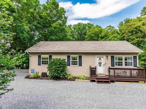 1997 Point Marion Rd, Morgantown, WV 26508