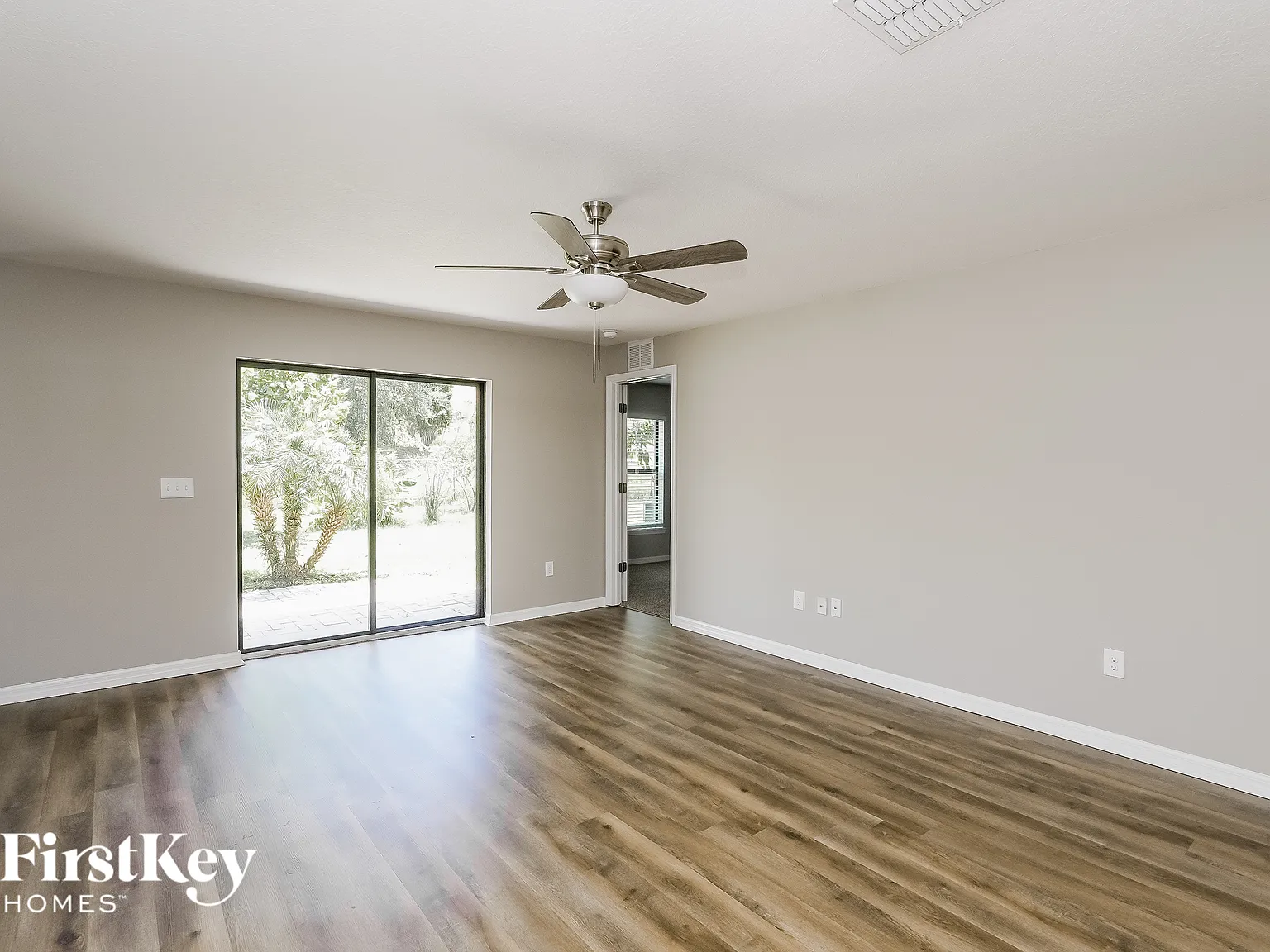3 bed, 2.0 bath, 1357 sqft, $2,200 — Photo 2