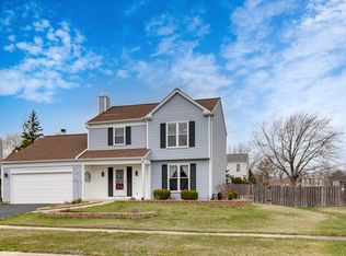 1167 Laurel Ct, Carol Stream, IL 60188