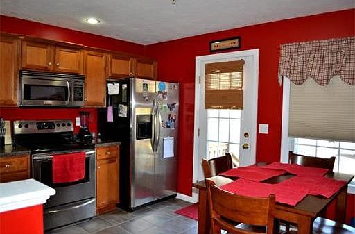 2nd image of 30 Boxberry Ln