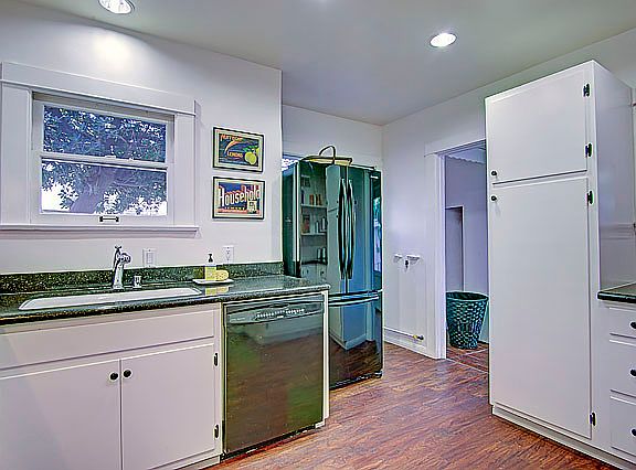 4th image of 2200 Cooley Pl
