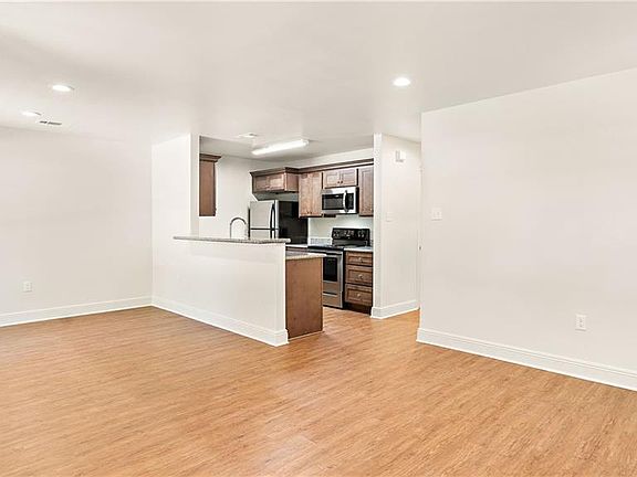 3rd image of 41334 Brown Rd