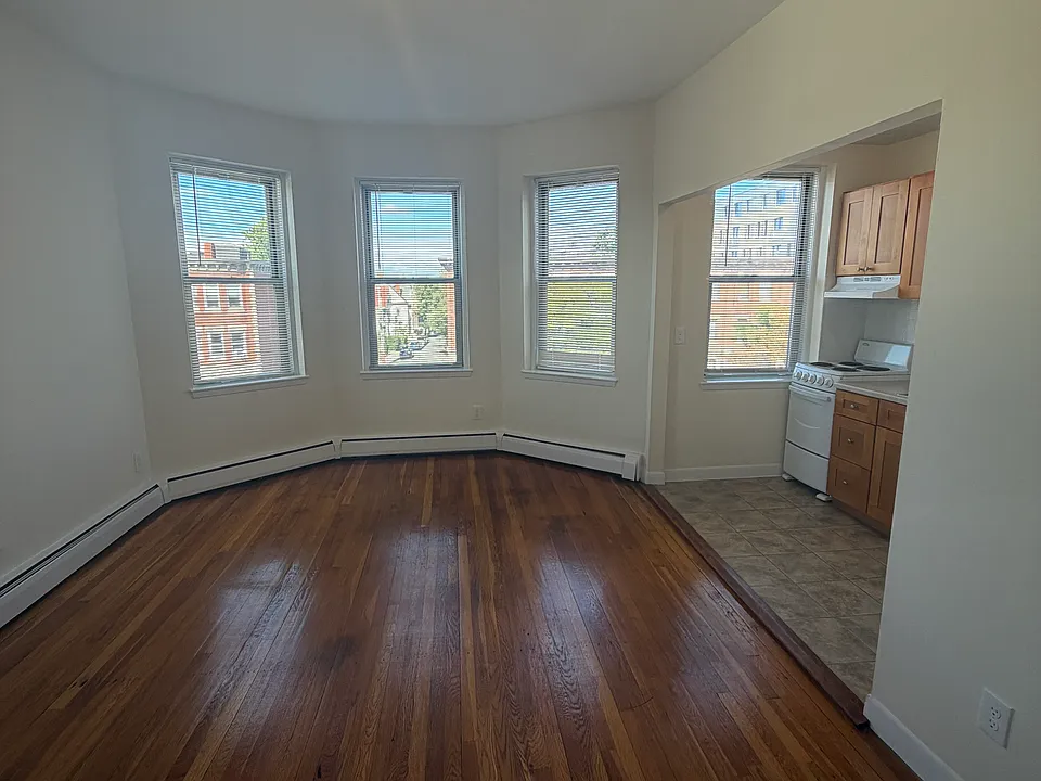 60 Brighton Ave #304