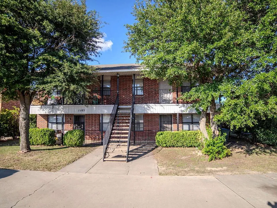 1103 Circle M Dr