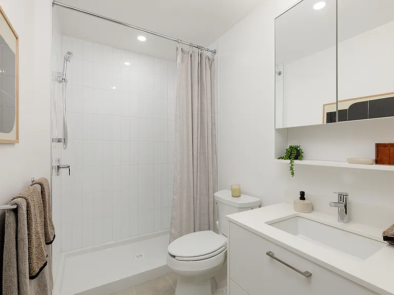 2511 Carolina St — Photo 24