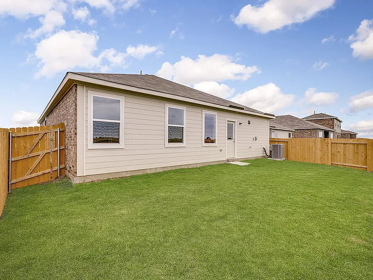 313 Patton Ln — Photo 16
