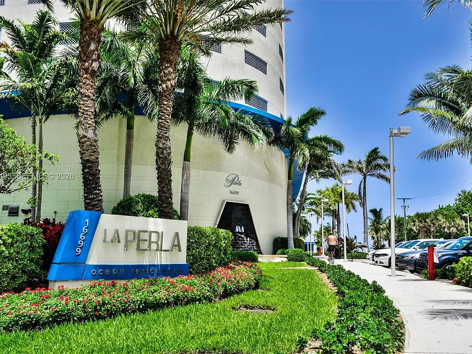 16699 Collins Ave #2004