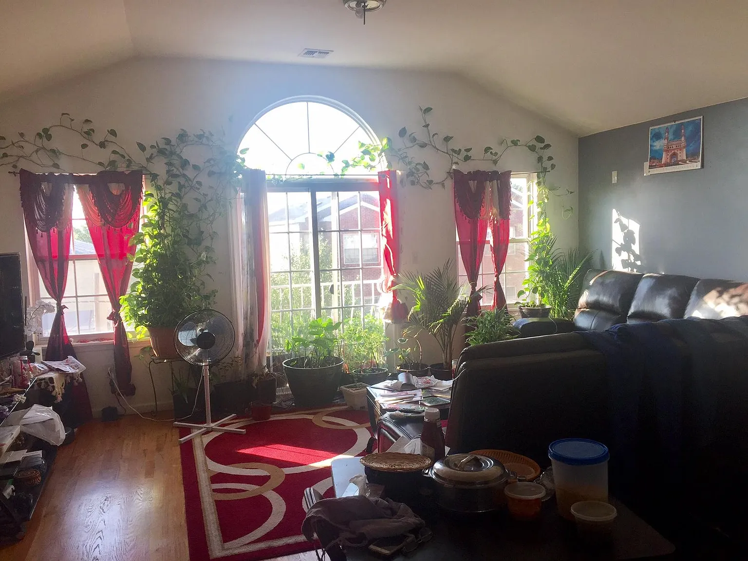 3 bed, 1300 sqft, $3,000 — Photo 3