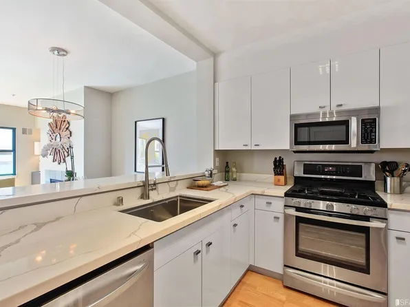 650 Chestnut St APT 402, San Francisco, CA 94133