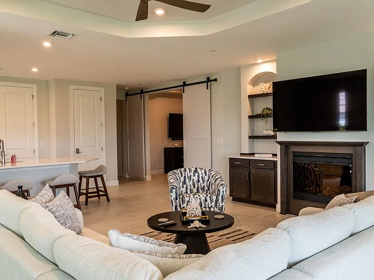 15335 Lucerna St #104 — Photo 11