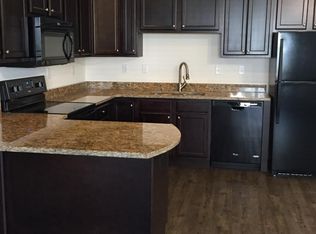 619 Thornberry Ln #211, Lititz, PA 17543