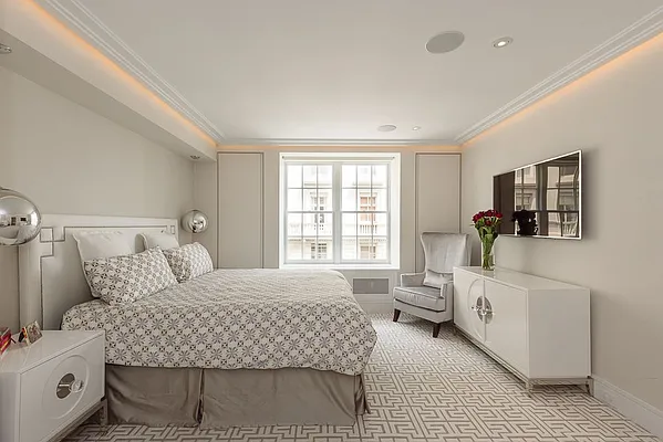 Sold by Corcoran | media 16