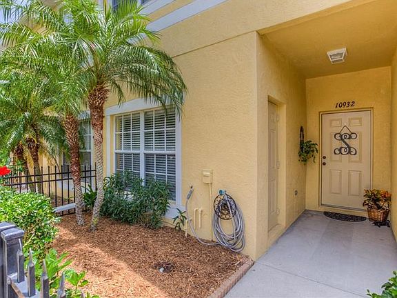 3rd image of 10932 Winter Crest Dr