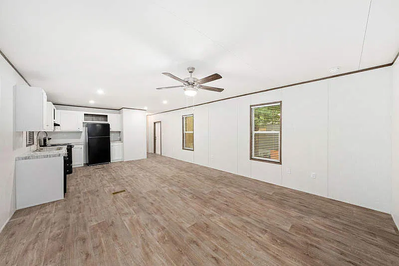 3 bed, 2.0 bath, 1056 sqft, $1,499 — Photo 2
