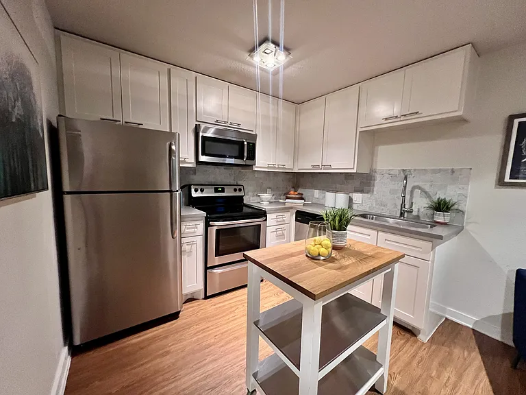 2043 Sul Ross St #1 — Photo 4