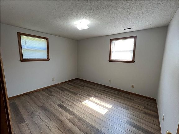 5th image of 779 S Main St #5