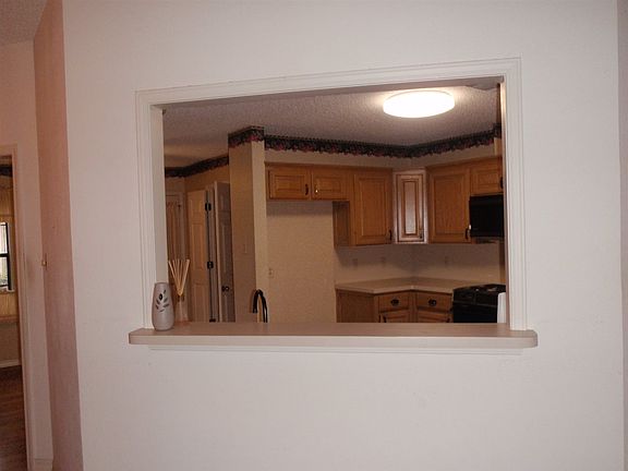 4th image of 9 Starwood Dr