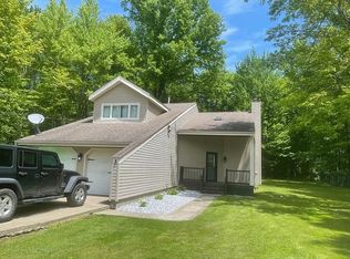 5414 Lakeview Rd, Cortland, OH 44410