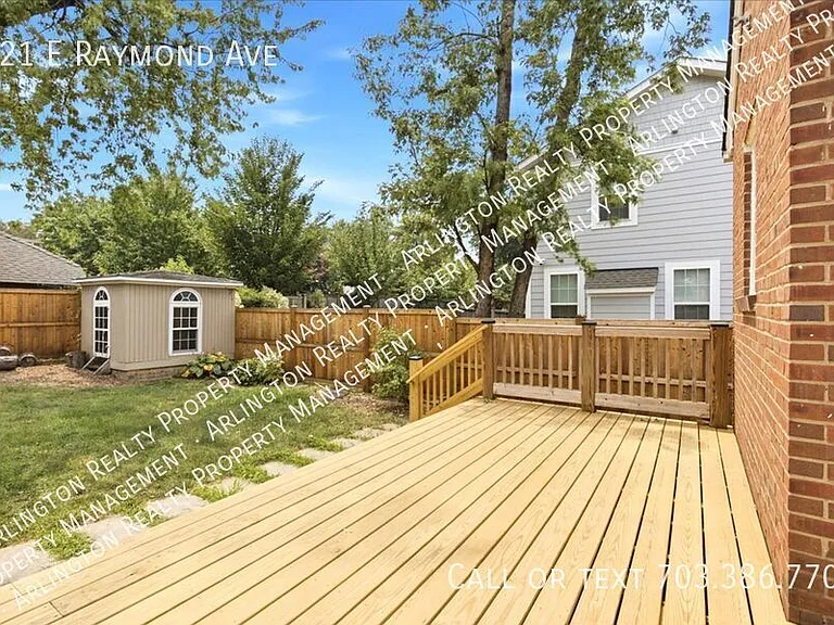 121 E Raymond Ave — Photo 33