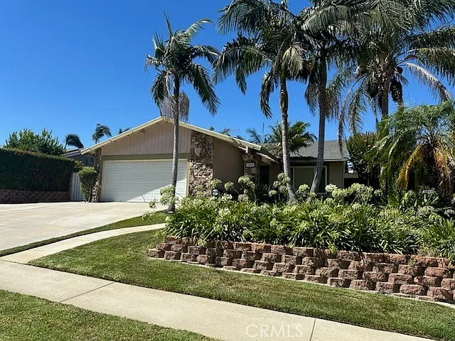 3464 Bayberry Dr — Photo 3
