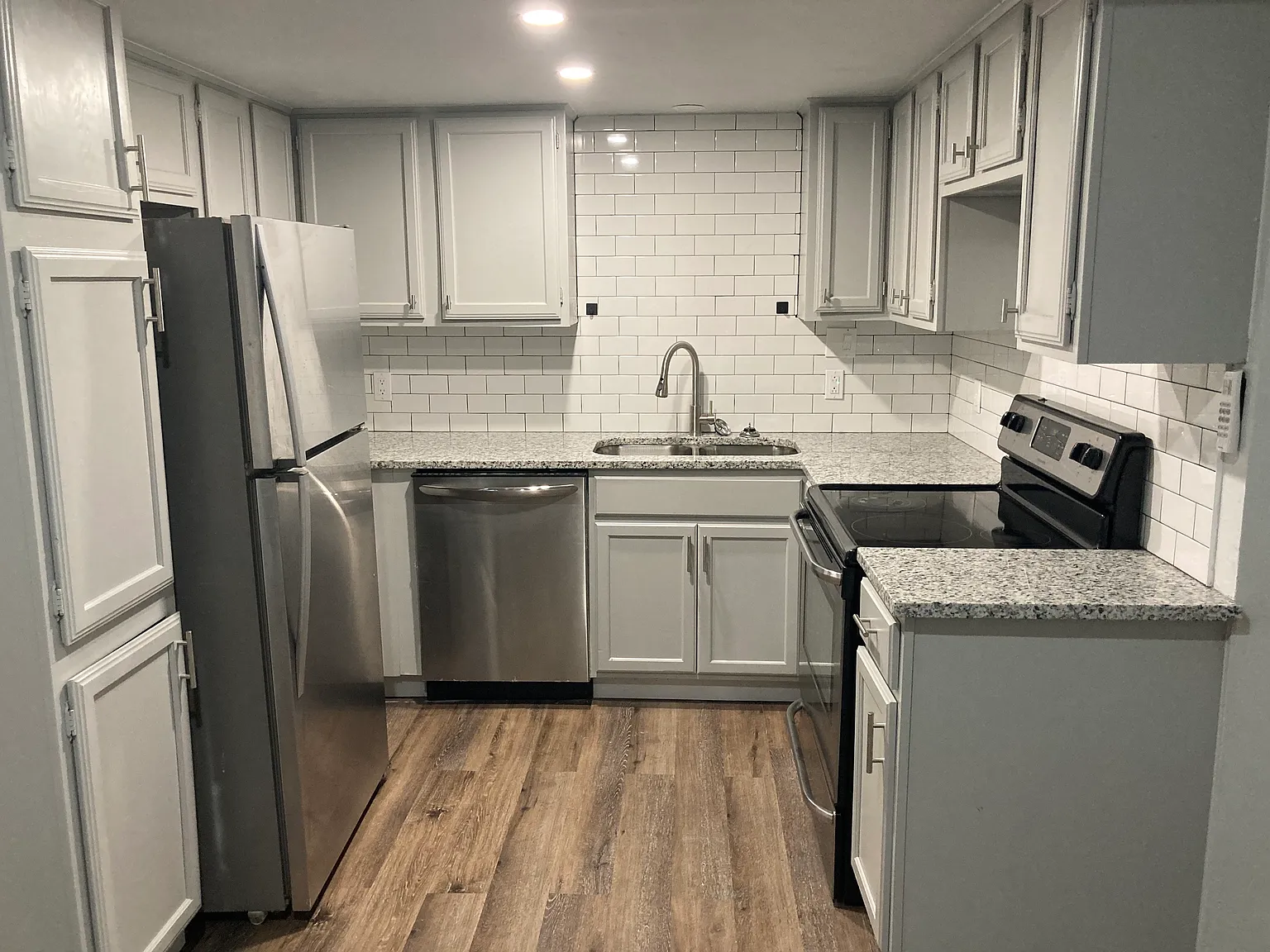 Robinson Apartments — Photo 4