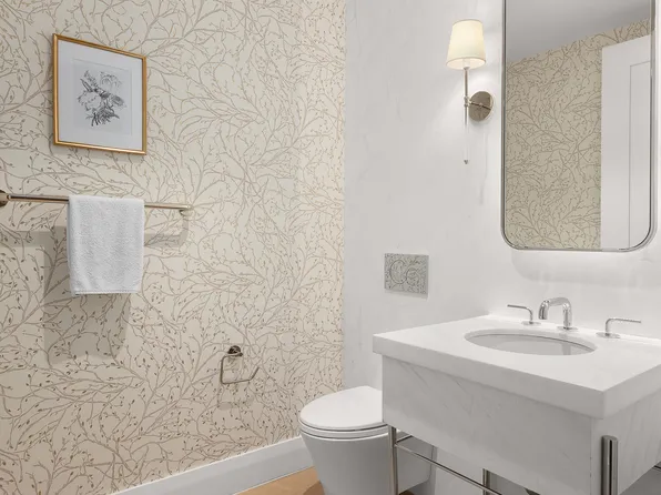 200 East 83rd Street image 13 of 25