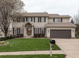 1806 Deerfield Way, Papillion, NE 68133