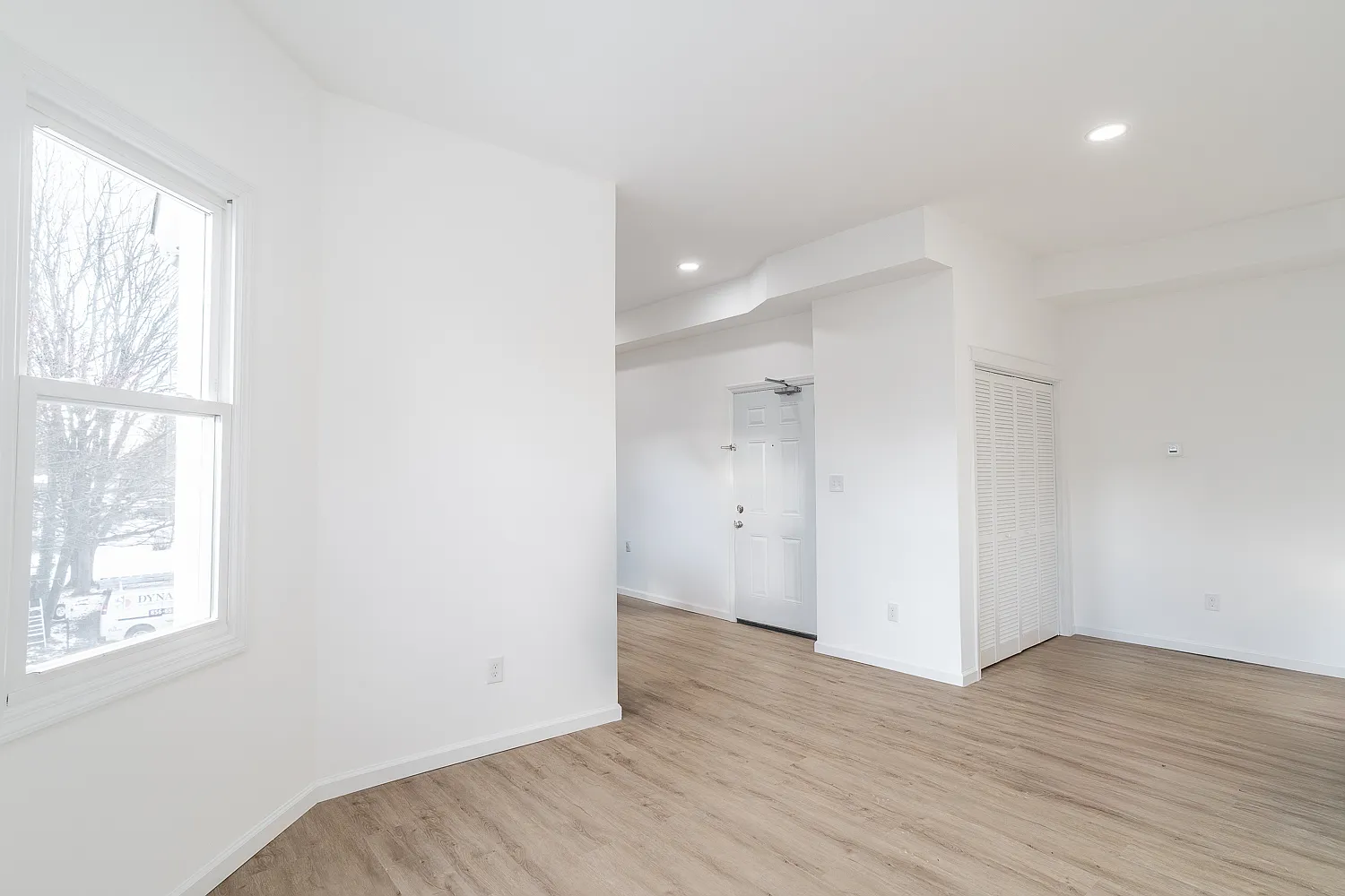 3 bed, 1400 sqft, $2,295 — Photo 4