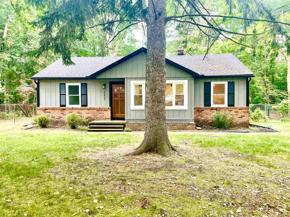 22435 Carleton Ave, Southfield, MI 48033