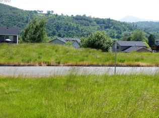 300 NE Rose Ridge Dr, Winston, OR 97496