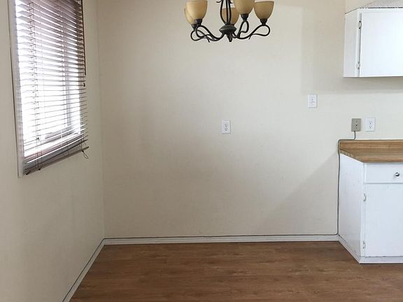 3rd image of 1484 Lakewood Road West NW