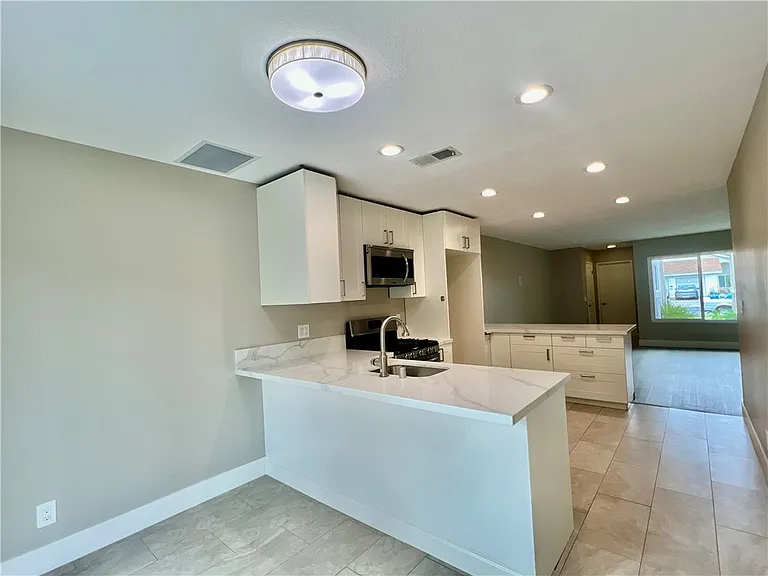 724 N Morgan St #A — Photo 10