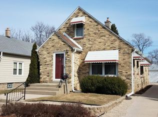2124 S 85th St, West Allis, WI 53227