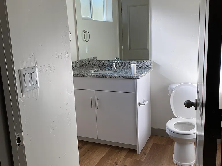 460 N Main St — Photo 1