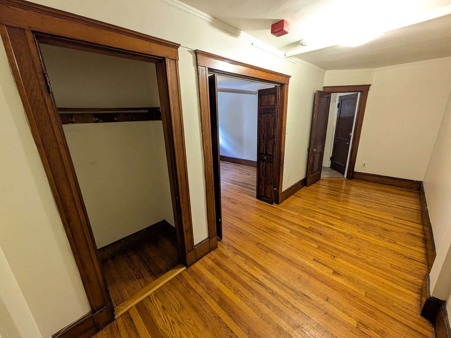 Studio, 555 sqft, $2,100 — Photo 3