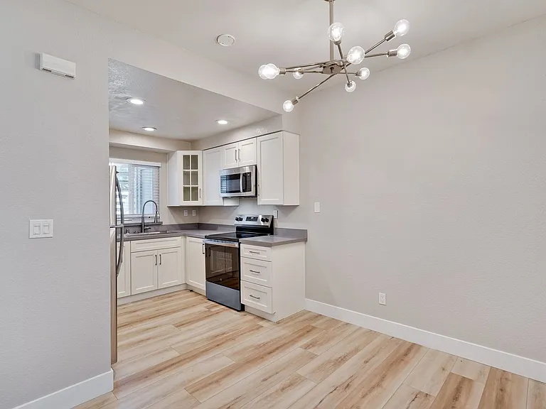 537 Shadow Dance Dr — Photo 15