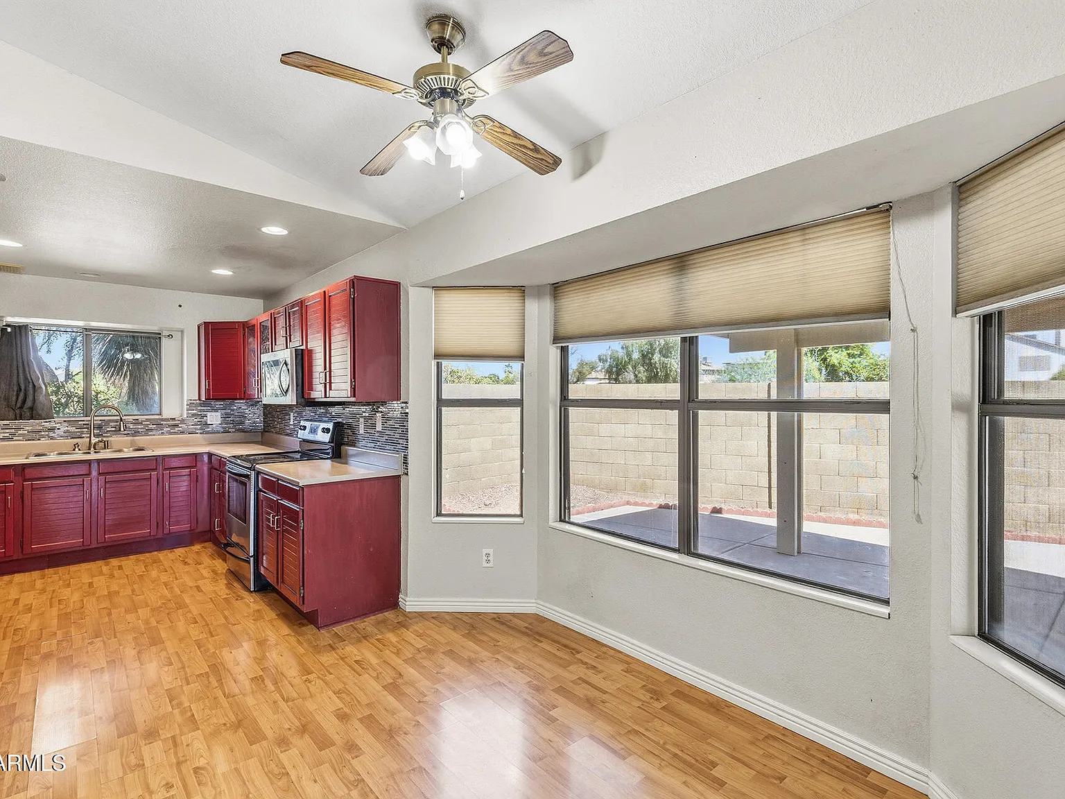 4 bed, 2.5 bath, 1639 sqft, $2,100 — Photo 4