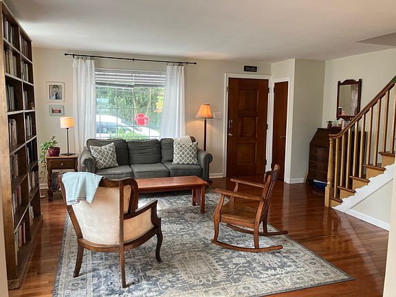 2nd image of 208 Cedar Ave
