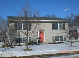 1329 4th St NE, Rochester, MN 55906