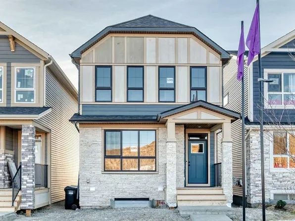 1245 N Creekview Dr SW, Calgary, AB T2X 5Y7