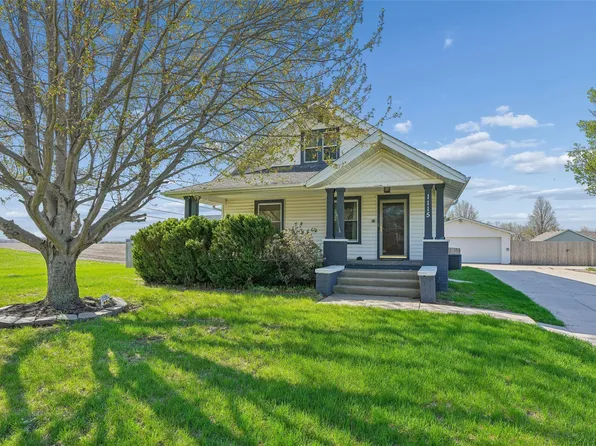 1115 S 13th Ave E, Newton, IA 50208