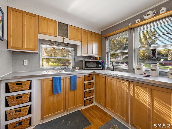 3rd image of 7 Cedar Grove Road